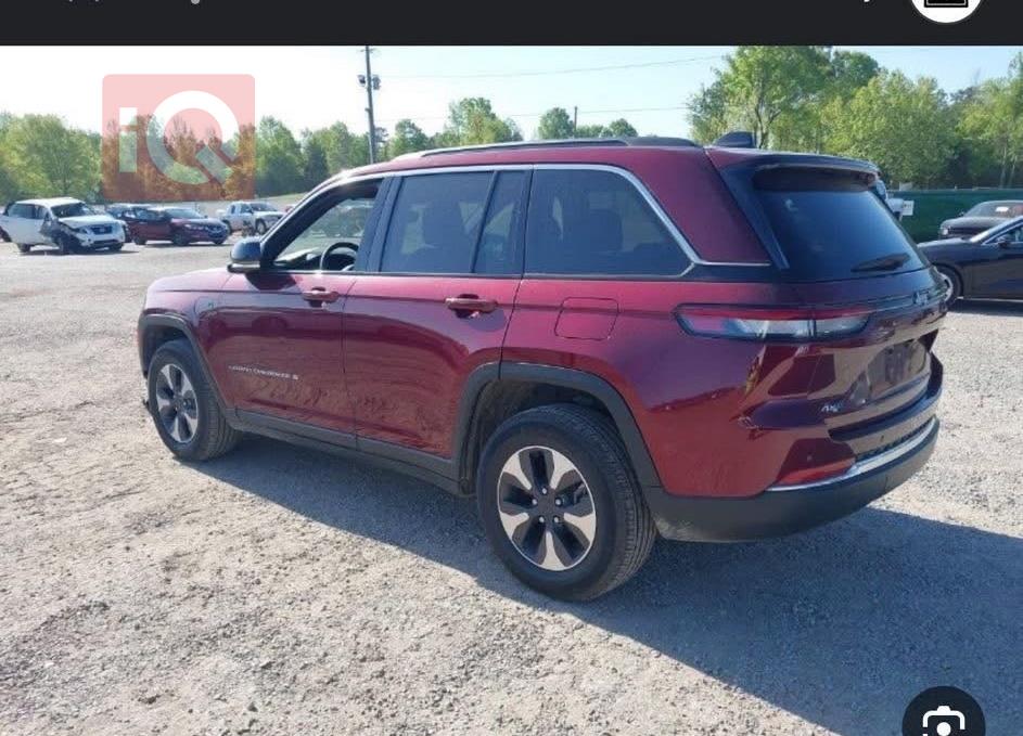 جیپ گراند شیرۆکی